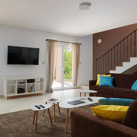 Doris Hvar فيلة *