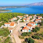 Doris Hvar * Rudina