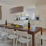 Doris Hvar Βίλα