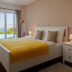 Doris Hvar