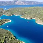 Doris Hvar Βίλα *