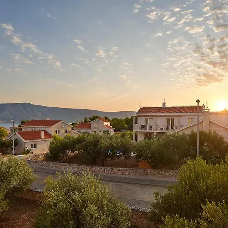 Doris Hvar * Rudina